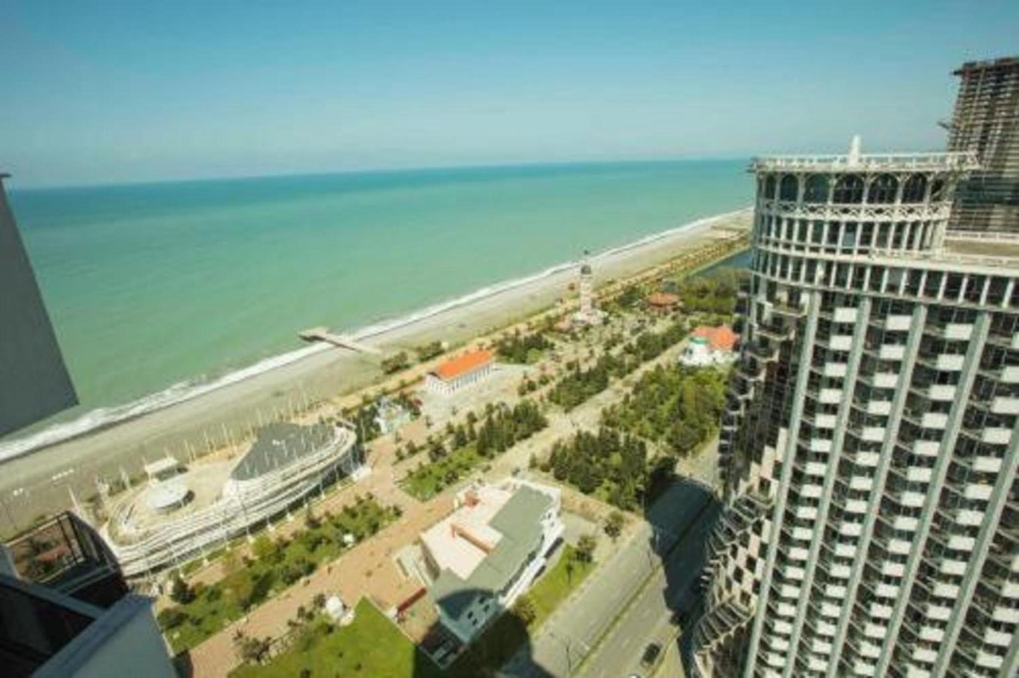 Olympic Batumi Apartamento Exterior foto