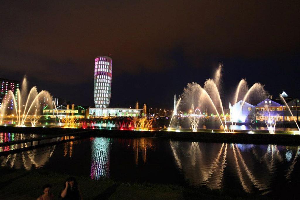 Olympic Batumi Apartamento Exterior foto